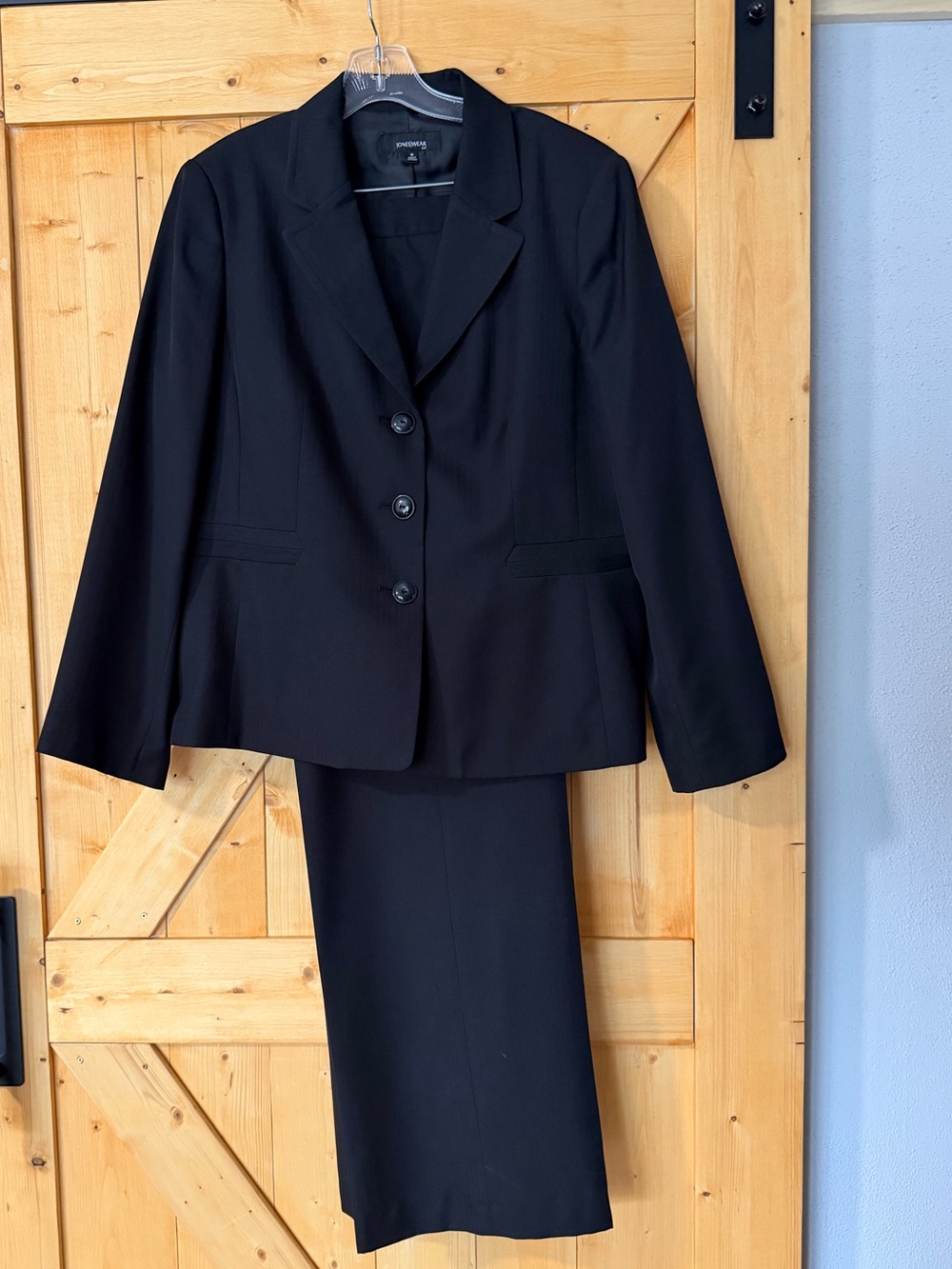 Jones Wear Suit Black 2-Piece Pant Suit Pinstripe Herringbone Size 18- EUC